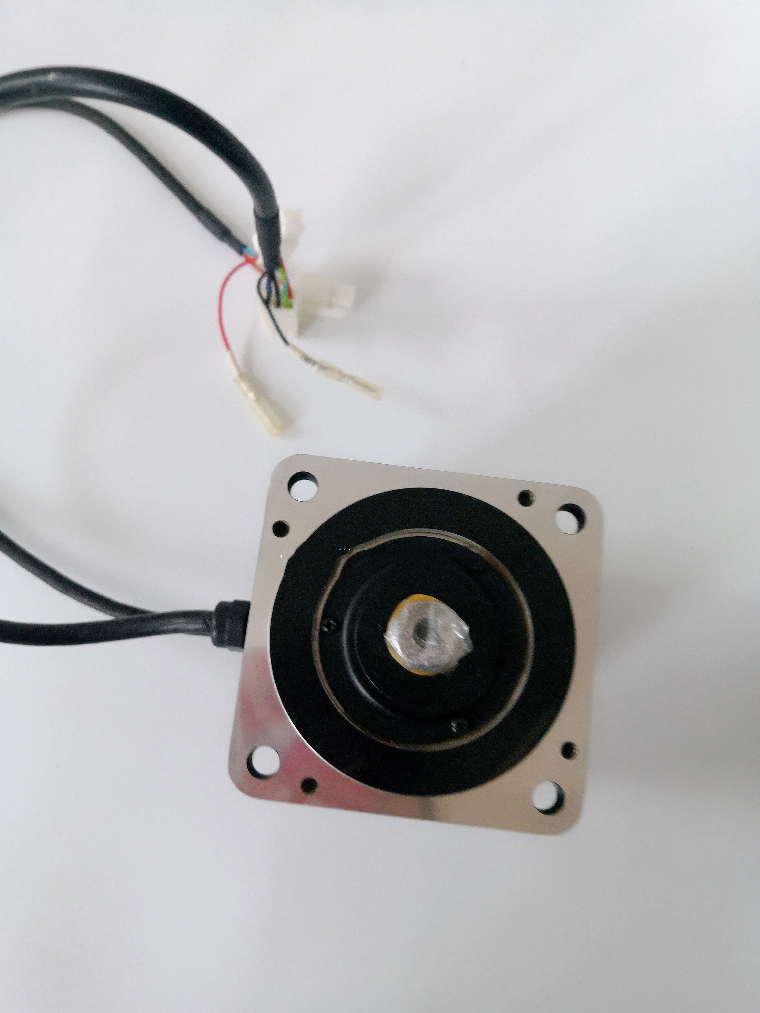 

Yaskawa SGMPH-04A1A-YR61 AC Servo Motor Used In Good Condition