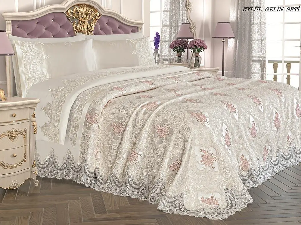 

Французский кружевной набор для невесты