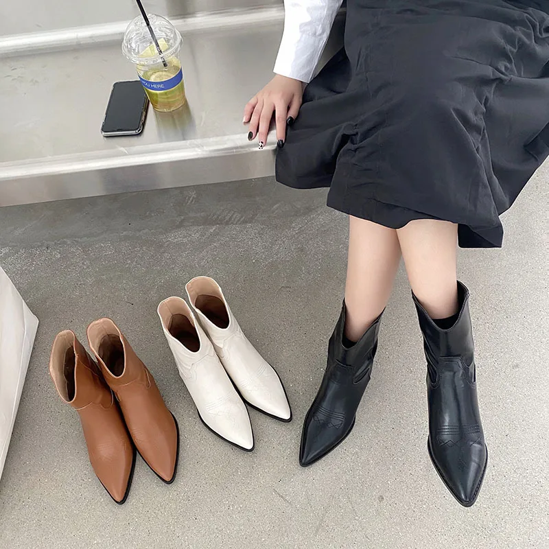 

Новинка осени 2021, модные удобные повседневные ботинки на квадратном каблуке с острым носком и рукавами в стиле ретро, индивидуальные ботинк...