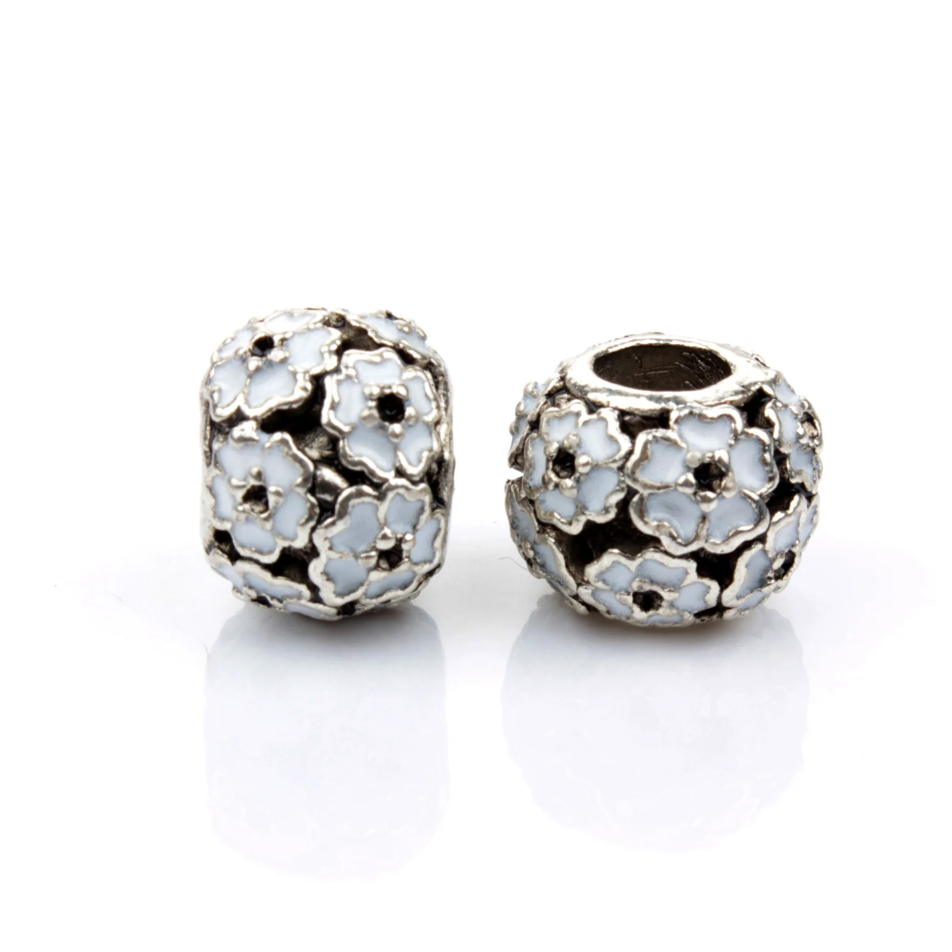 5 шт Новое прибытие Сакура амулеты белые капли масло вишни цветок бисера Подходит