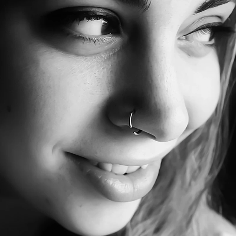 

Disposable Safe Sterile Nose Piercing Gun Unit & 9pcs Nose Ring Stud Set Earring Professional Tool Machine Kit Ear Body Jewelry