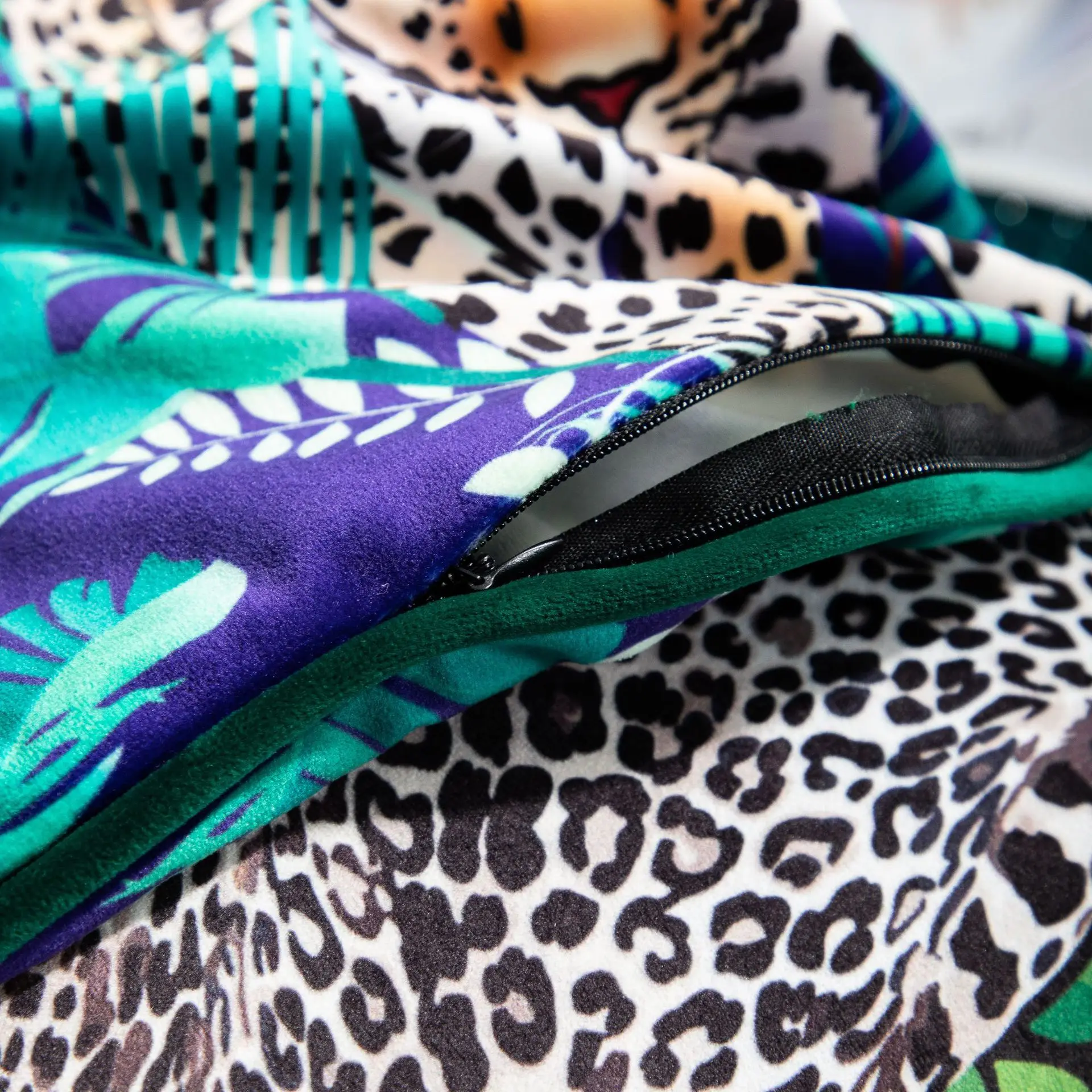 Современный минималистский бархат Цифровая печатная наволочка диван кровать