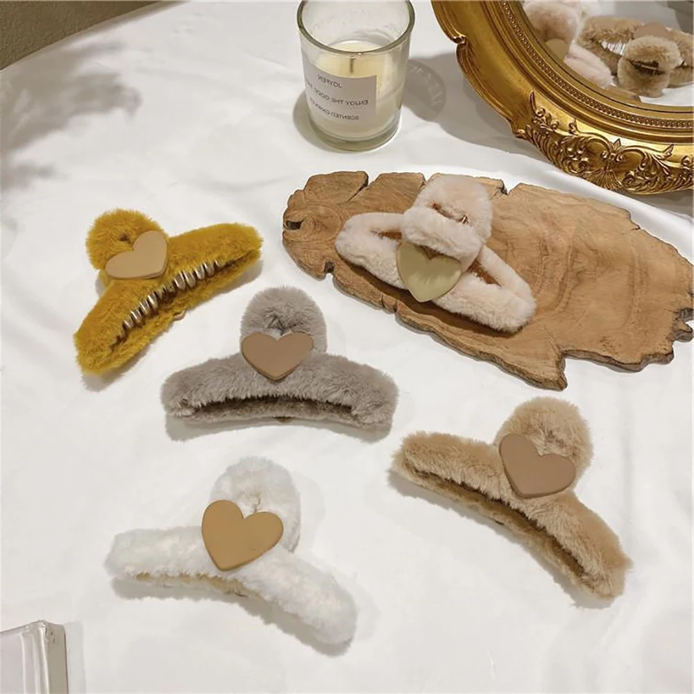 

Women Plush Hair Claws Korea Fashion Ponytail Hair Clips Large Hair Crabs Hairgrips Elegant Headwear Hair Accessories Ornament