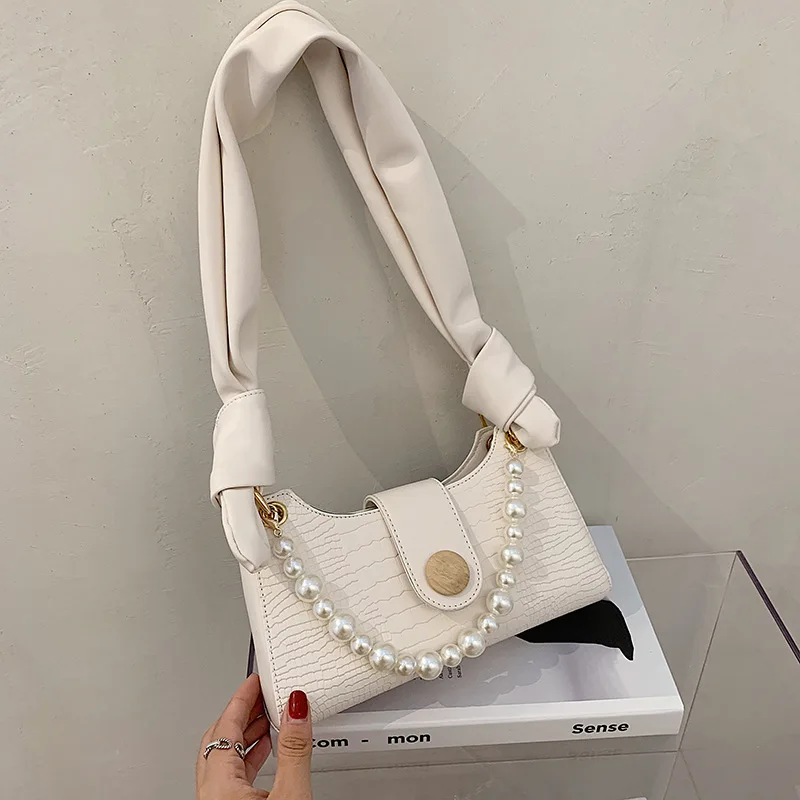 

Elegant Crocodile Pattern Small Pu Leather Armpit Bag For Women 2020 New Pearl Chain Shoulder Handbags Female Travel Hand Bag