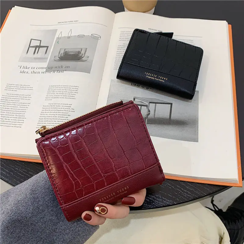 

Women's Short Wallet Leather 2021 New Simple Large Capacity Zero Wallet Girl Folding Small Card Bag Alligator Purse with Zipper