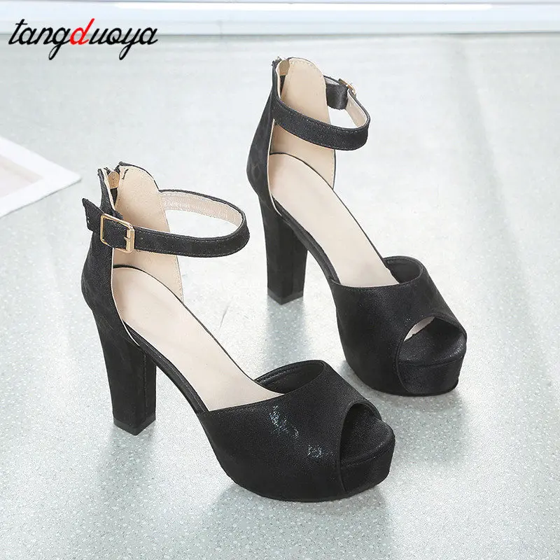 Женские летние сандалии привлекательные тканевые туфли на высоком каблуке