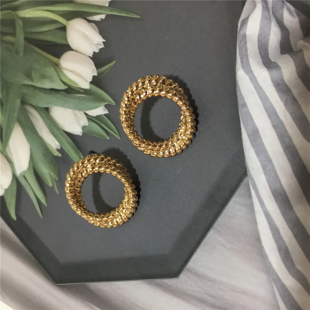 Женские серьги гвоздики с винтовым узором классические маленькие сережки