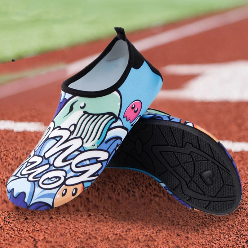 Пляжная обувь в горошек для мужчин и женщин TaoBo Спортивные Тапочки вождения воды