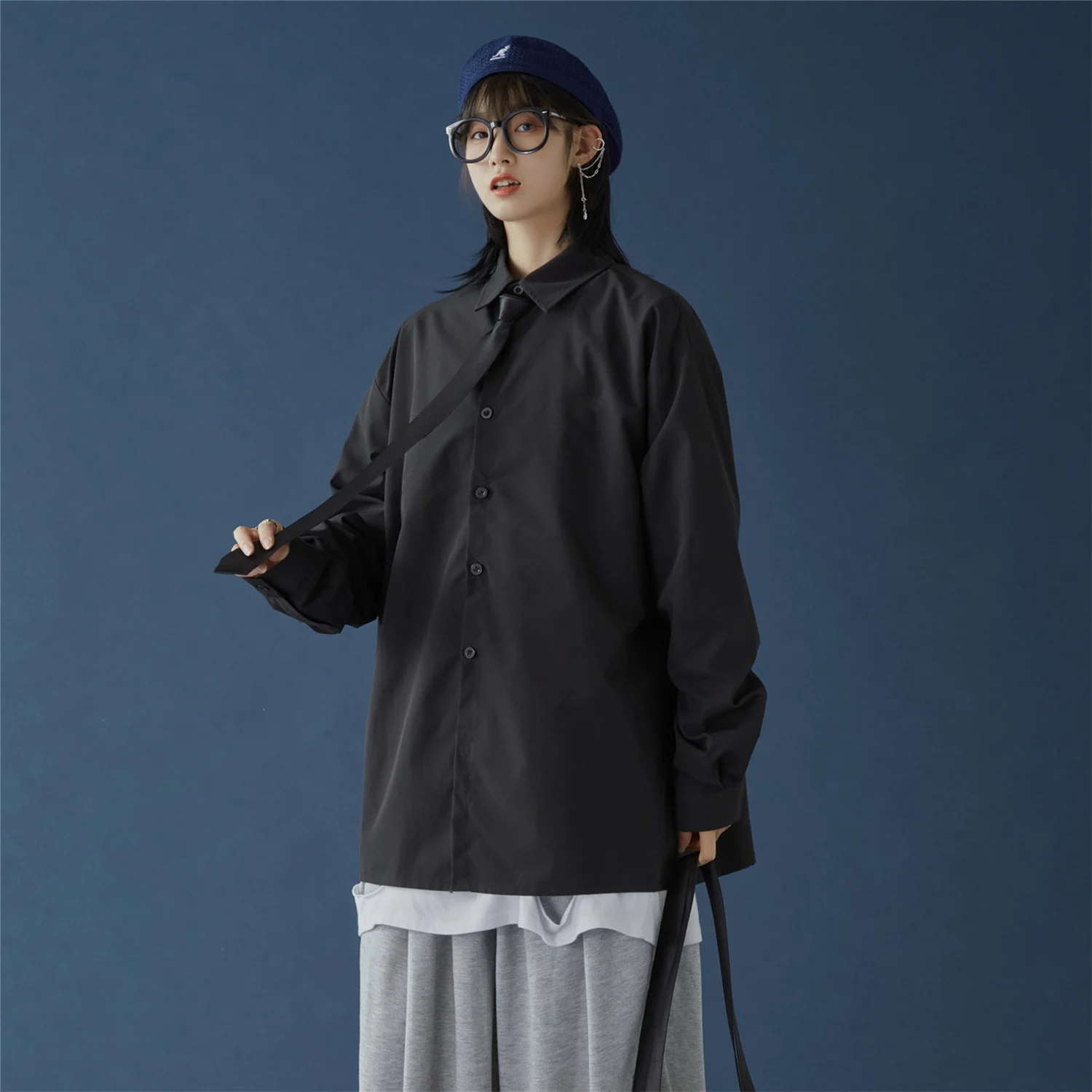 Блузка женская оверсайз с длинным рукавом дизайнерская модная Однотонная