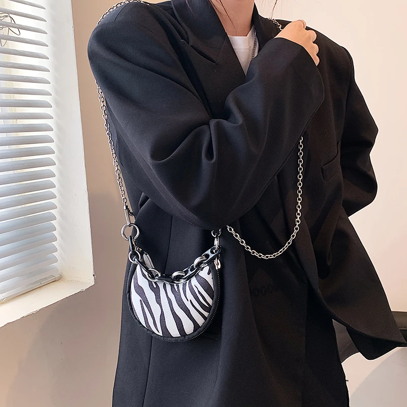 Mini Half-Moon Design Pu Leather Crossbody Shoulder Bags for Beautiful Women 2021 Fashion Ladies Chain Brand Handbags and Purse