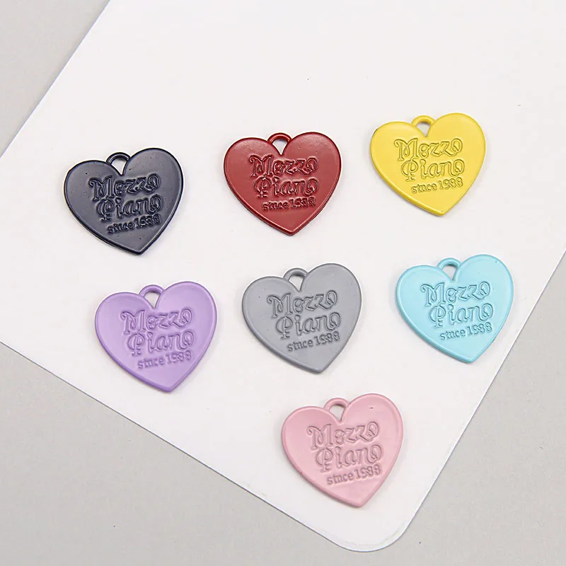 10 шт. спрей краска любовь Форма сплава эмали подвески буквы кулоны в форме сердца