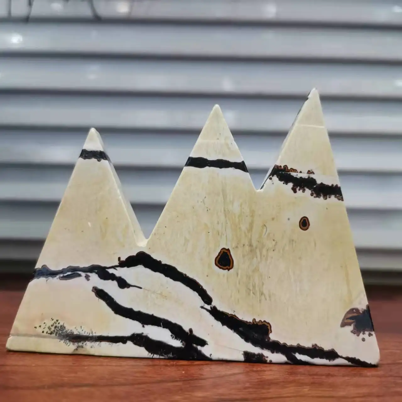 

Natural Traditional Chinese painting stone carved timperial crown Picture Jasper mountain