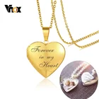Индивидуальный кулон-медальон в форме сердца Vnox для женщин и мужчин, ожерелья с фоторамкой из нержавеющей стали, всегда в моем сердце, Уникальный индивидуальный подарок