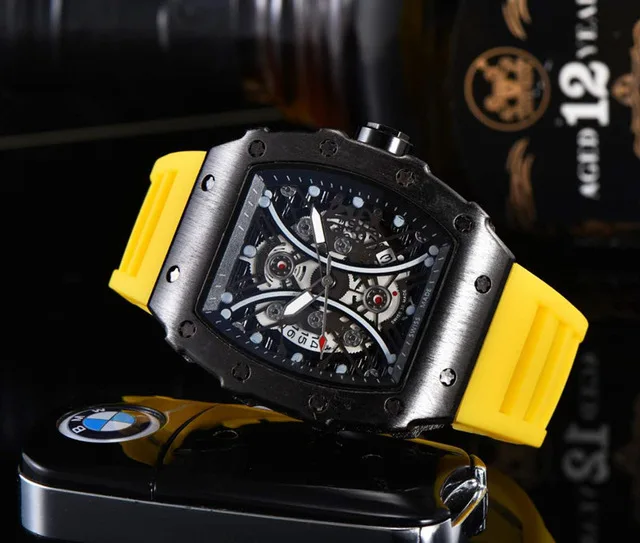 Новые стильные мужские часы оснащенные верхними резиновыми роскошными