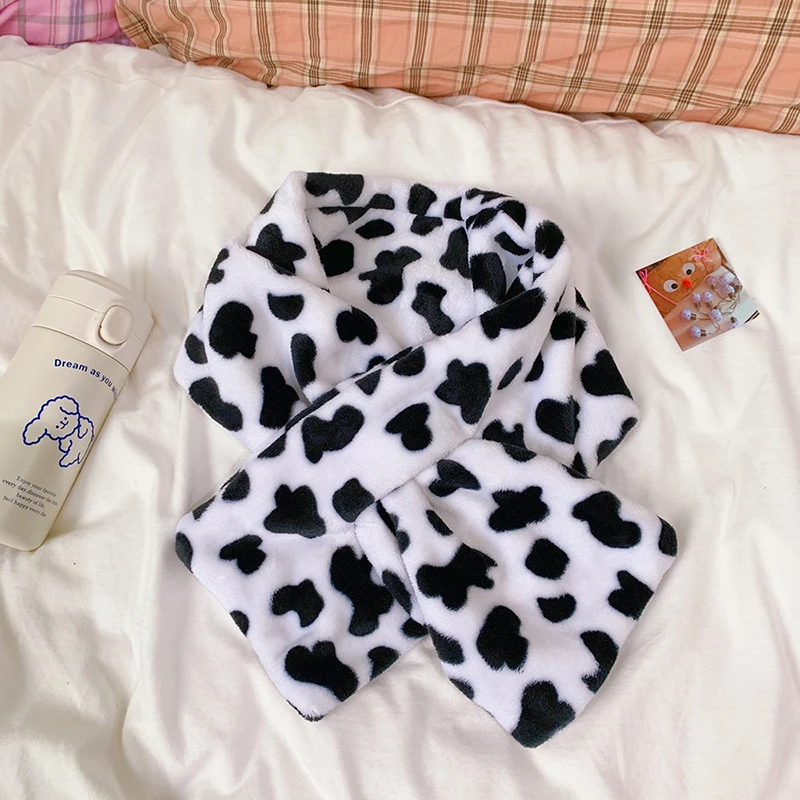 

Neck Warmer Plush Scarf Furry Cross Scarves Black and White Cow Spots Print Winter Warm Shawl Wraps Imitation Fur Collar Scarf