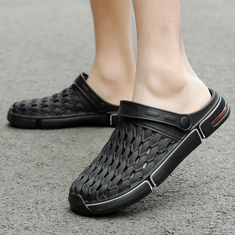 

Clogs Shoes Lightweight Men Beach Sandals Breathable Comfortable Male Outdoor Slippers Anti-slippery Wear-resisitant Slip-on