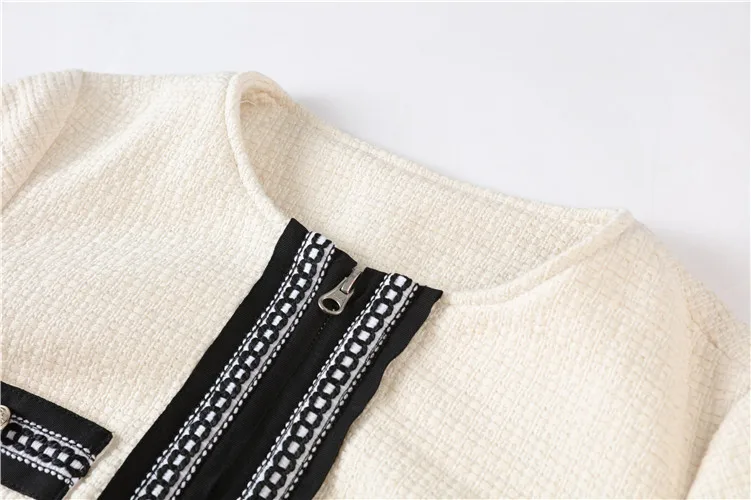 Женская твидовая укороченная куртка бежевое короткое пальто на молнии с круглым