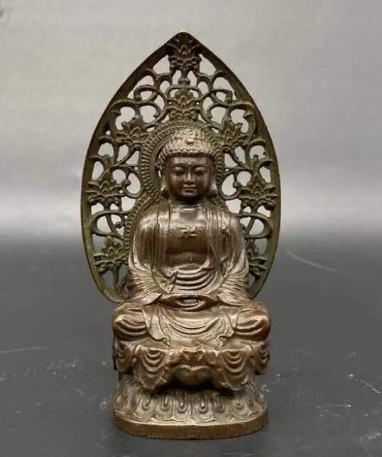 

China's brass Sakyamuni Buddha statue