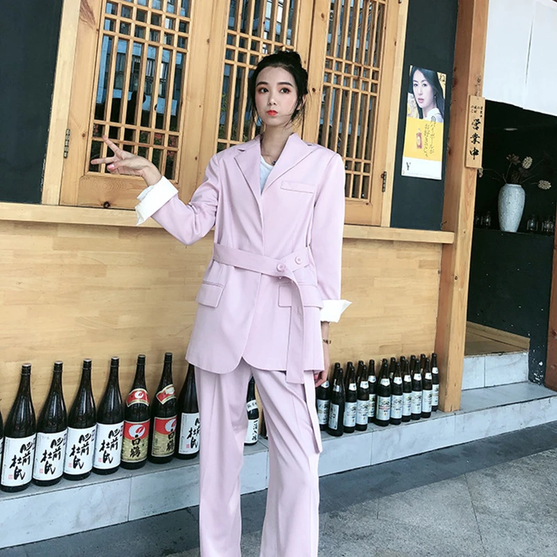 Женский элегантный костюм TWOTWINSTYLE комплект из двух предметов блейзер с отложным