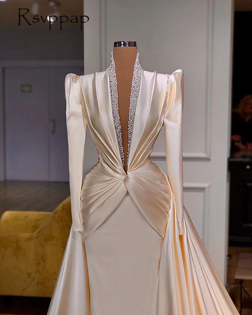 

Long Sleeve Evening Dresses 2020 High Neck Beaded Dubai Women Ivory Satin Formal Evening Gowns