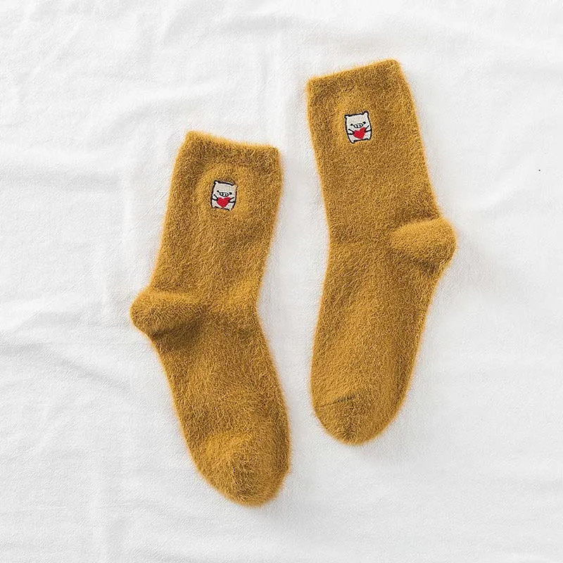 Yellow Socks Зимние носки с вышивкой милой свиньи, мягкие теплые женские носки, японский Отдел колледжа, модные Веселые носки, подарки - Цвет: Yellow Socks