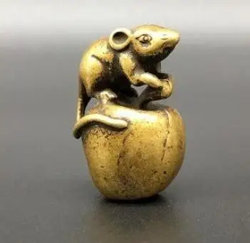 

Solid Copper Zodiac Little Mouse Ornament Mini Copper Mouse Steal Apple Key Chain Pendant Fengshui Copper Carving Animal Statue