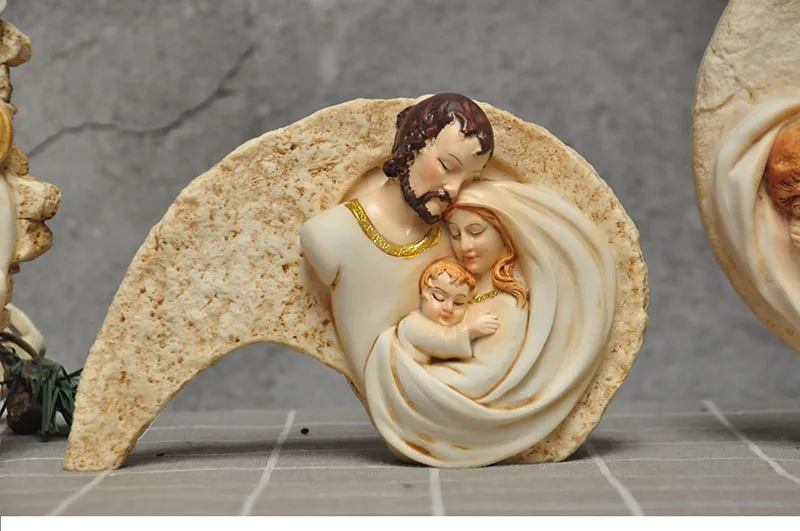 С изображением католической святыни семья три младенческой Девы Мэри Спящая