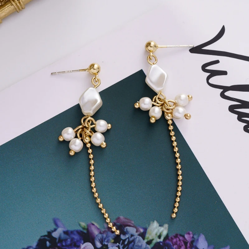 

Jaeeyin 2021 New Trendy Elegant Unusual Long Bead Chain White Irregular Pearl Decorate Earrings Girls Dancing Party Banquet Gift