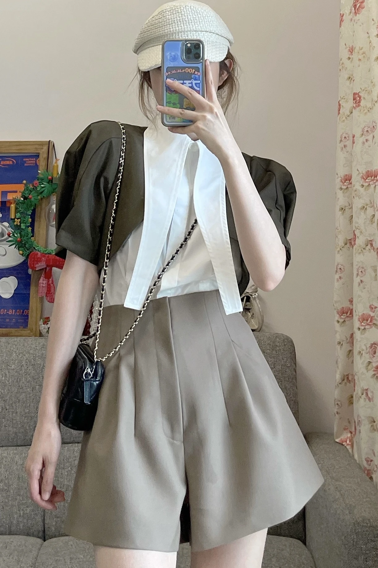 

2021 Summer Ladies New Retro Design Patchwork Short-Sleeved Shirt Women's Fashion Solid Shorts Office Lady Simple Two-piece Sets