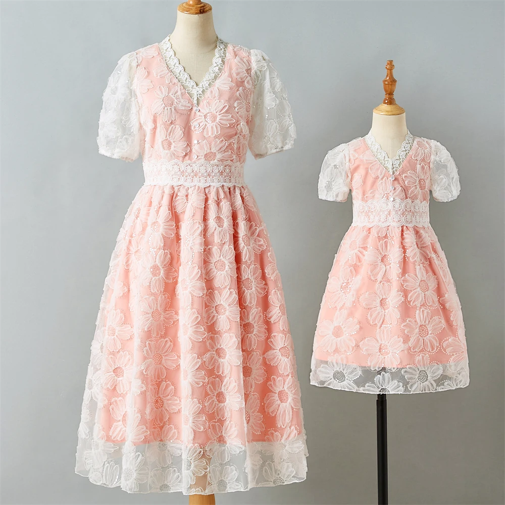 

PopReal Fashion Embroidery Dress Mom And Daughter Skirt Parent-Child Outfit Family Matching Outfits Mesh Stitching V-neck