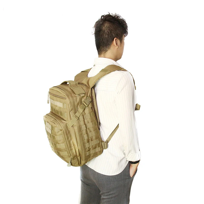 

24 , , Molle