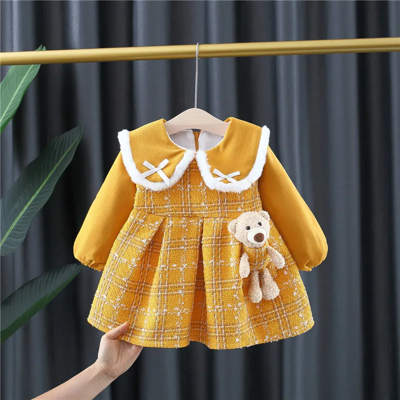 

2021 winter Baby girls sweet thickening princess dress A word brim grid Dress Kids Spring Clothes Red Outwear for New Year