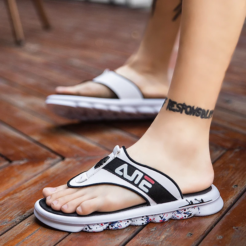 

Шлепанцы мужские, летние, с мягкой нескользящей подошвой, с принтом граффити, удобные, повседневные, пляжные, размер 38-45