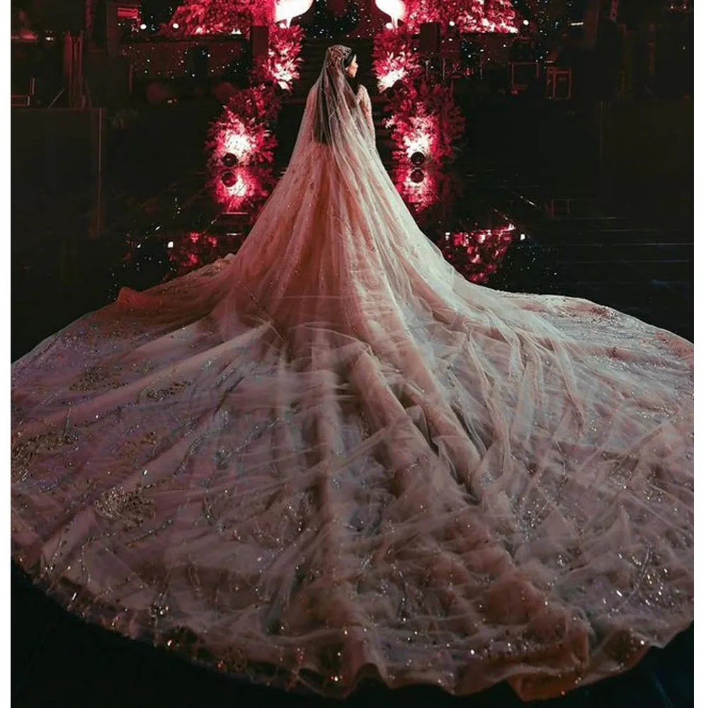 

Женское блестящее свадебное платье с бисером