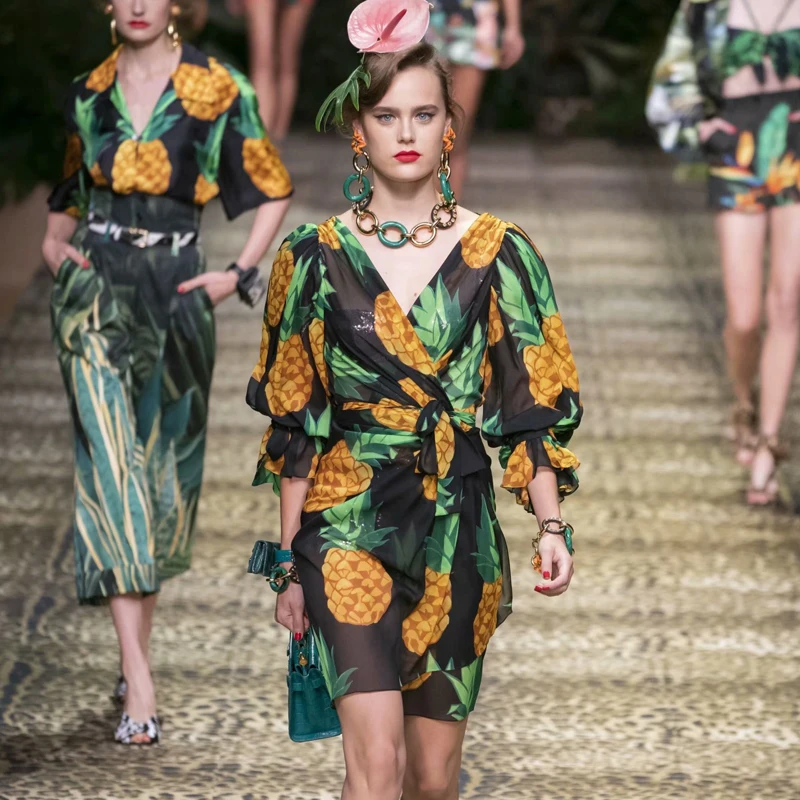 Женское мини платье с рукавами фонариками бантом v образным вырезом и принтом в