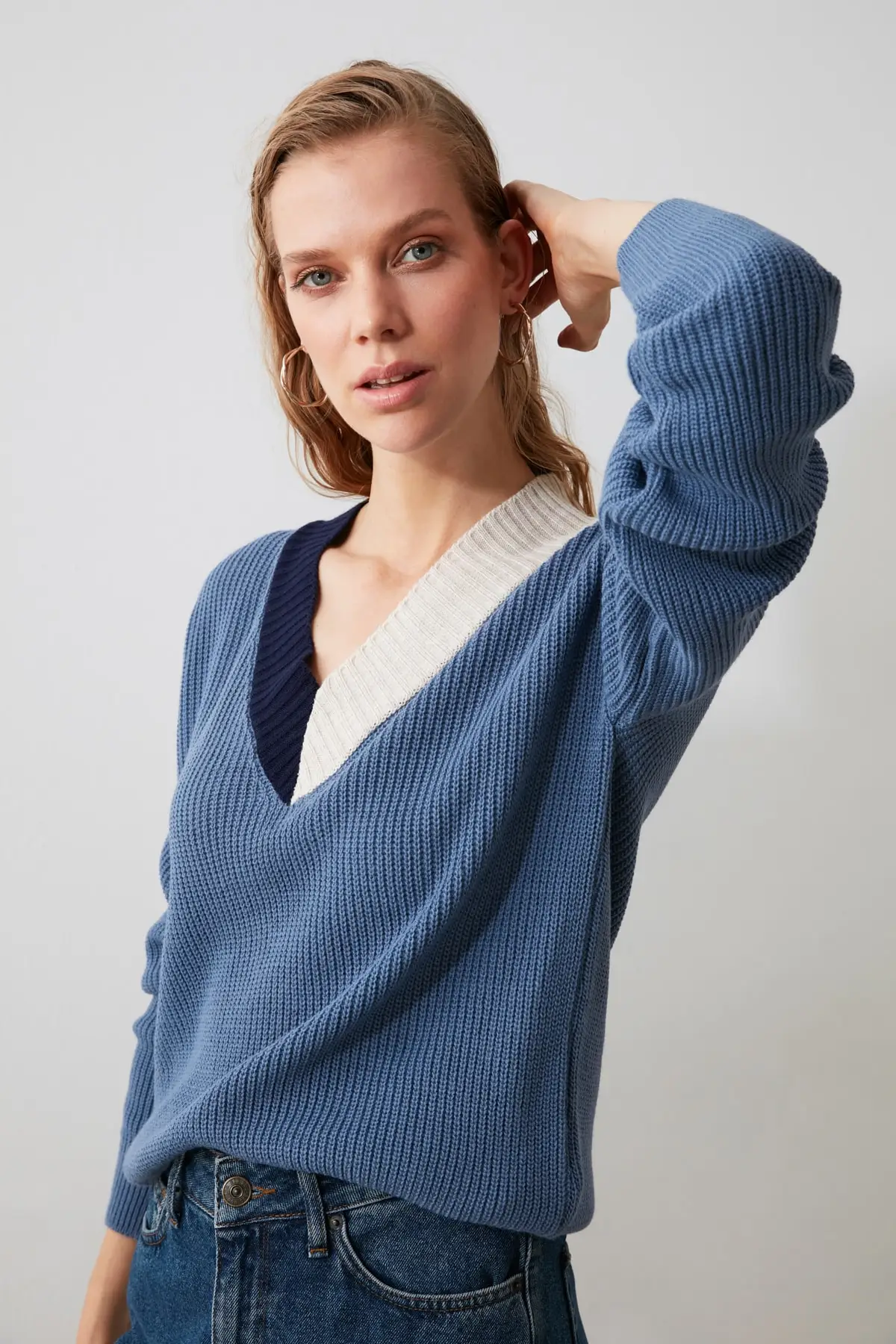 

Trendyol Contrast Collar Detailed Knitwear Sweater TWOAW21KZ1966
