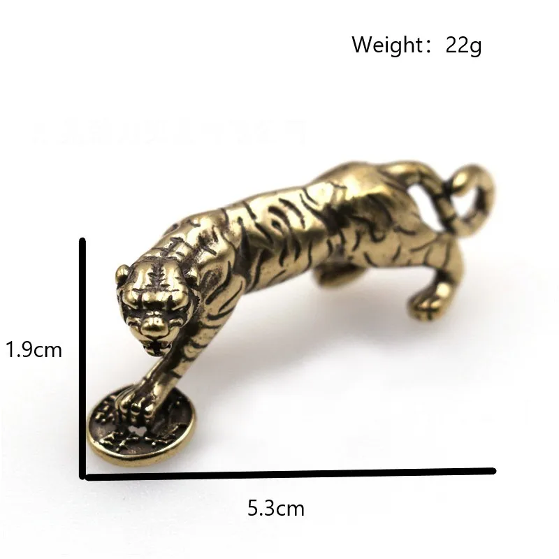 

Mini Brass Tiger Statue Trample Money Under The Feet Vintage Decoration Animal Sculpture Home Office Desk Ornament Funny GIft