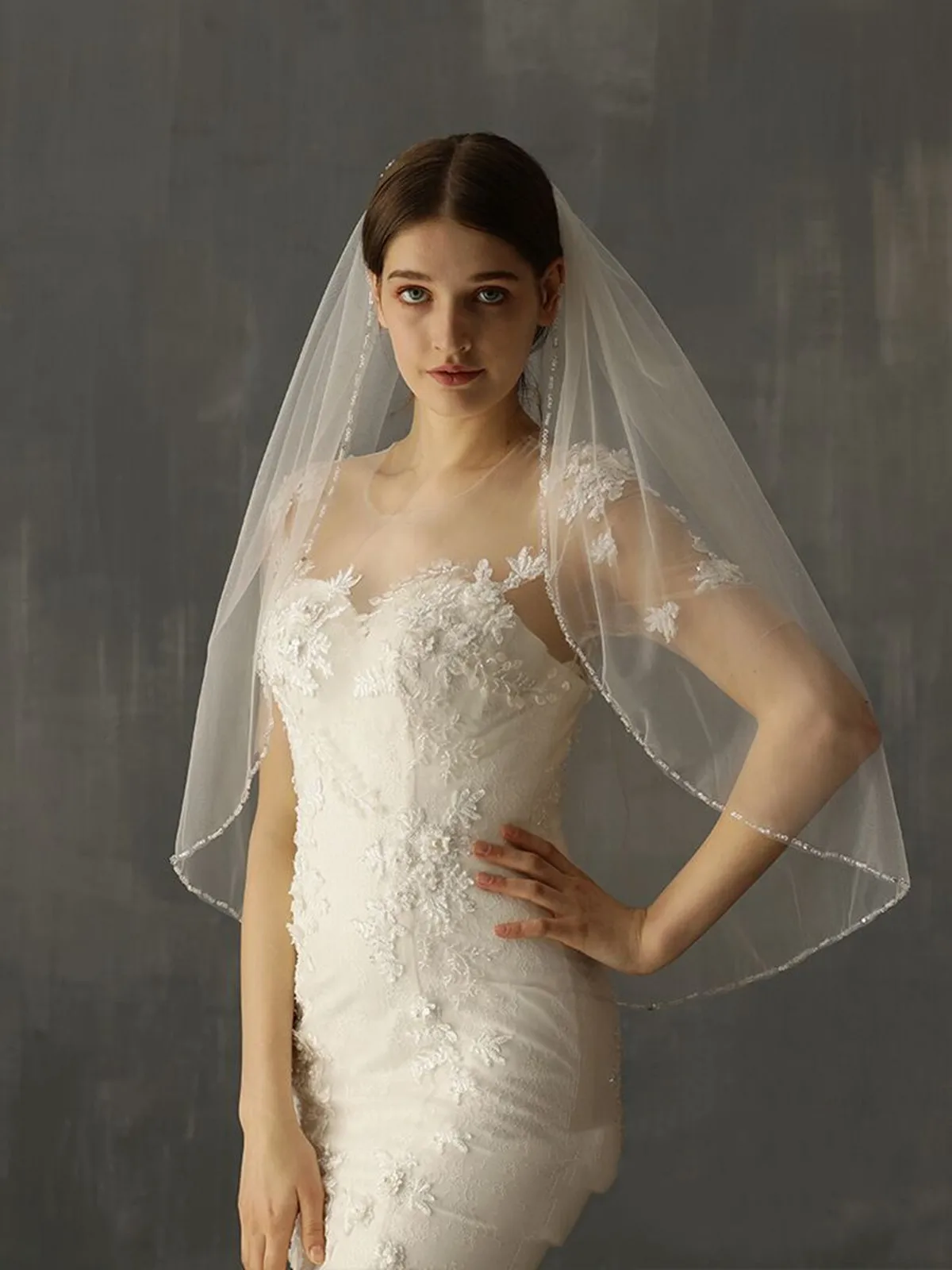

Handmade White Elbow Beads Beaded Sequins Edge Bridal Wedding Bride Veils With Hair Comb Shoulder Length Veil One-Layer 1T