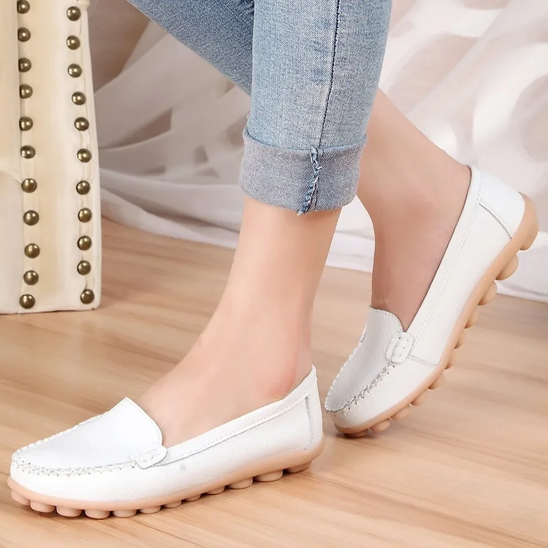 Новые весенние Женская обувь на плоской подошве Модные лоферы Кожаные туфли