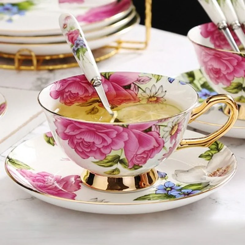 

European Coffee Cup Bone Porcelain Gold Royal Vintage Mate Reusable Travel Kahve Fincan Takimlari Coffee Cup Set tea cups