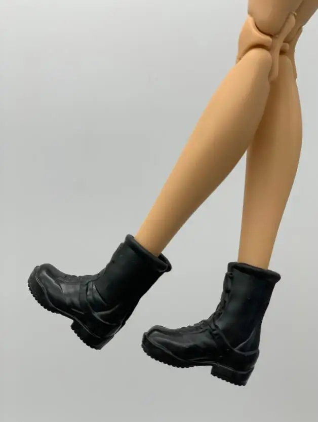 

Doll shoes left and right for flat foot made to move yoga BB dolls
