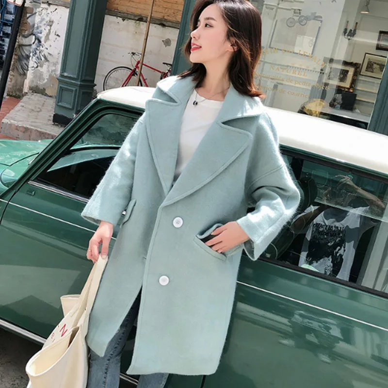 Зимнее женское пальто из мохеровой шерсти длинное зеленое свободного покроя