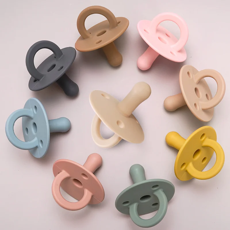 Hot Sale New Soft Silicone Soft Baby Pacifier Infant Baby Teether Toys Food Grade Silicone Baby Pacifier Chain Pendant