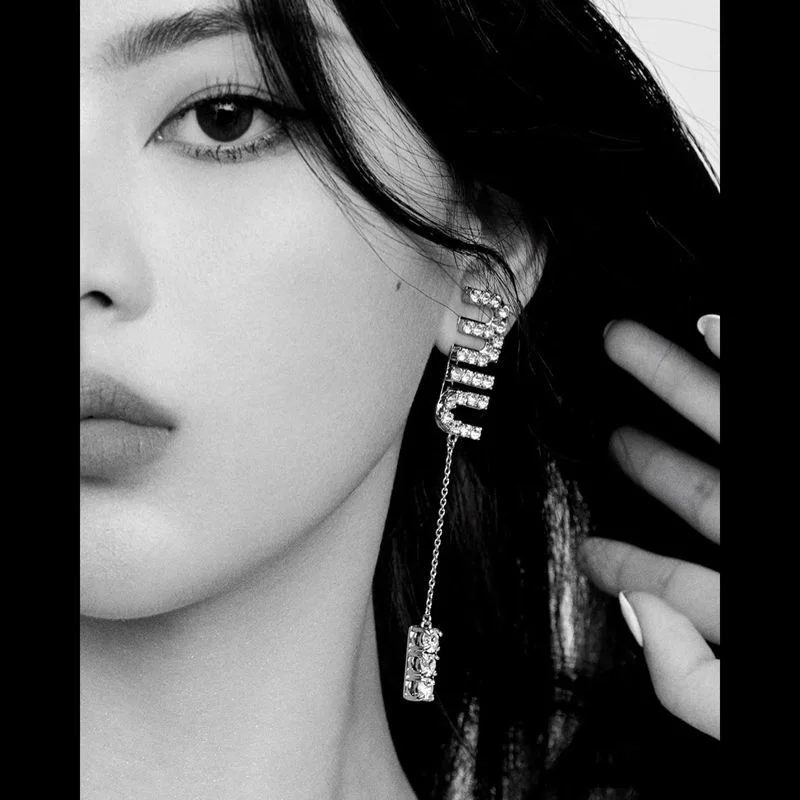 

Elegant Shinning Rhinestone Letter Tassel 5A Zircon Dangle Earring Waterdrop Crystal Charms Accessories Wedding Gifts Earrings