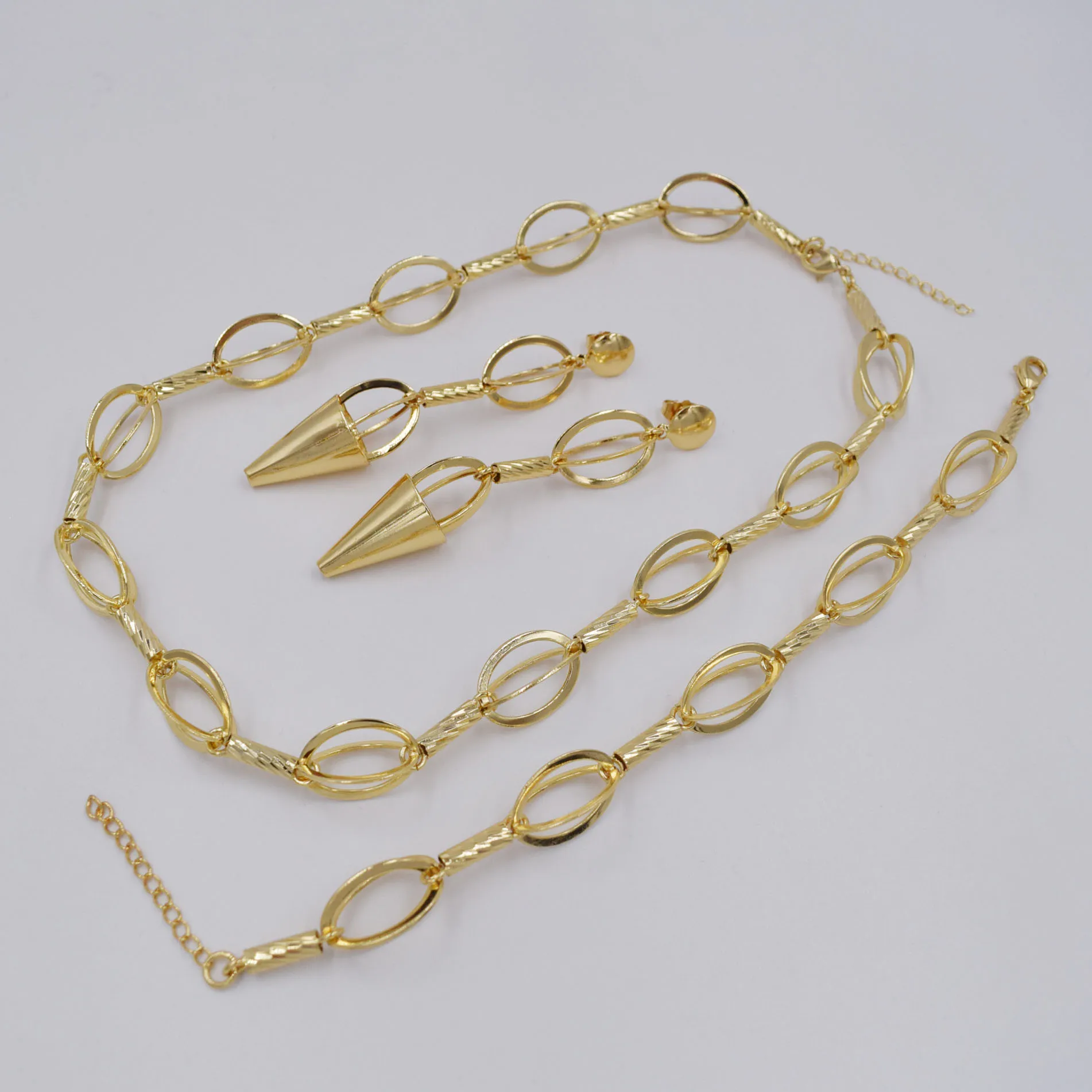 Высококачественные итальянские ювелирные изделия 750 с драгоценными камнями в