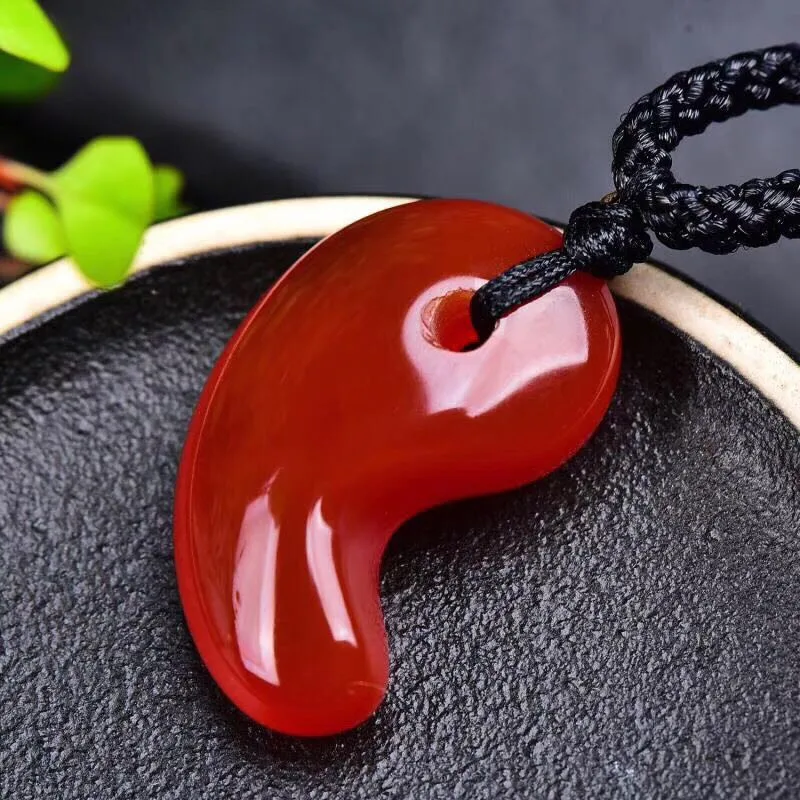 Natural red agate necklace pendant Crystal Quartz lovers magatama Tai chi Yin Yang buckle Crescent spike | Украшения и аксессуары
