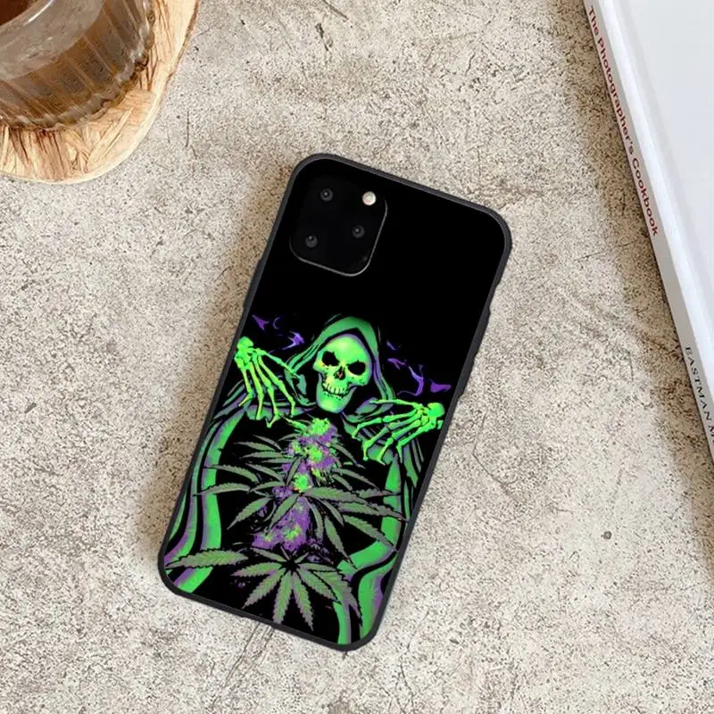 

Dead Sweet Skull Pattern Phone Cases for iPhone 8 7 6 6S Plus X 5S SE 2020 XR 11 12 Pro mini pro XS MAX