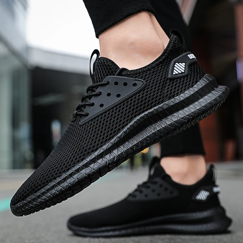 Кроссовки мужские легкие дышащие черные белые сетчатые мягкие |