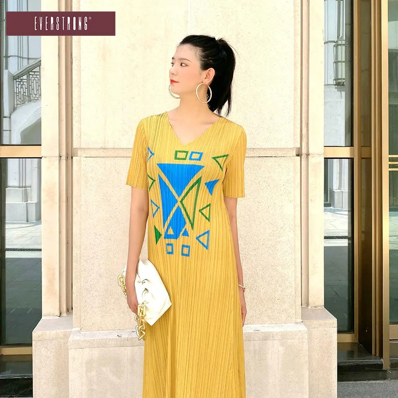 

Summer new geometric print yellow long dress for women Miyak fold Fashion plus size loose casual V-neck short-sleeved dress