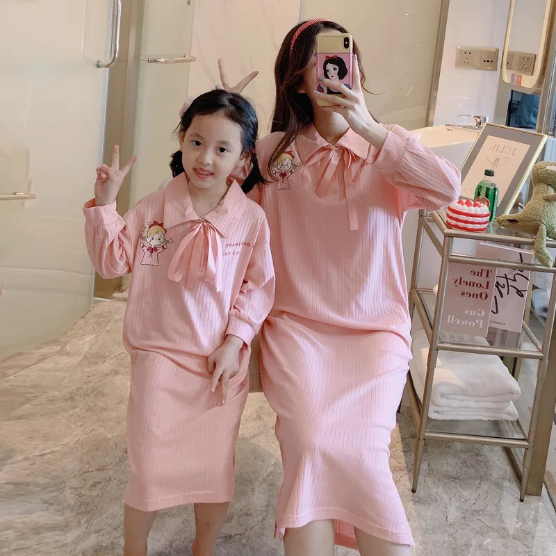 

Ночная рубашка для девочек с длинным рукавом и отворотом, хлопковая милая и милая рубашка в стиле принцессы для мамы и дочки, домашняя одежд...